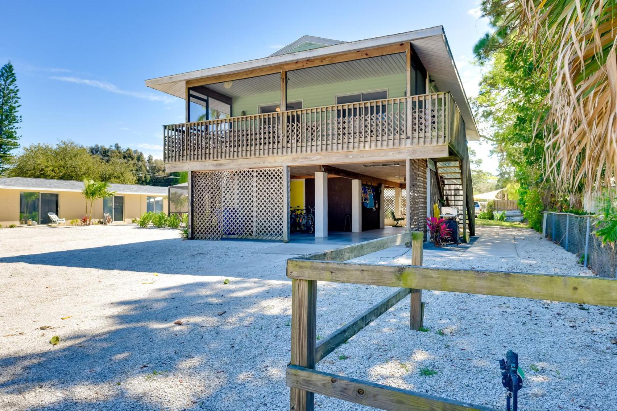 Coastal Oasis With Shared Pool, 2 Mi To Beach! Englewood Bagian luar foto