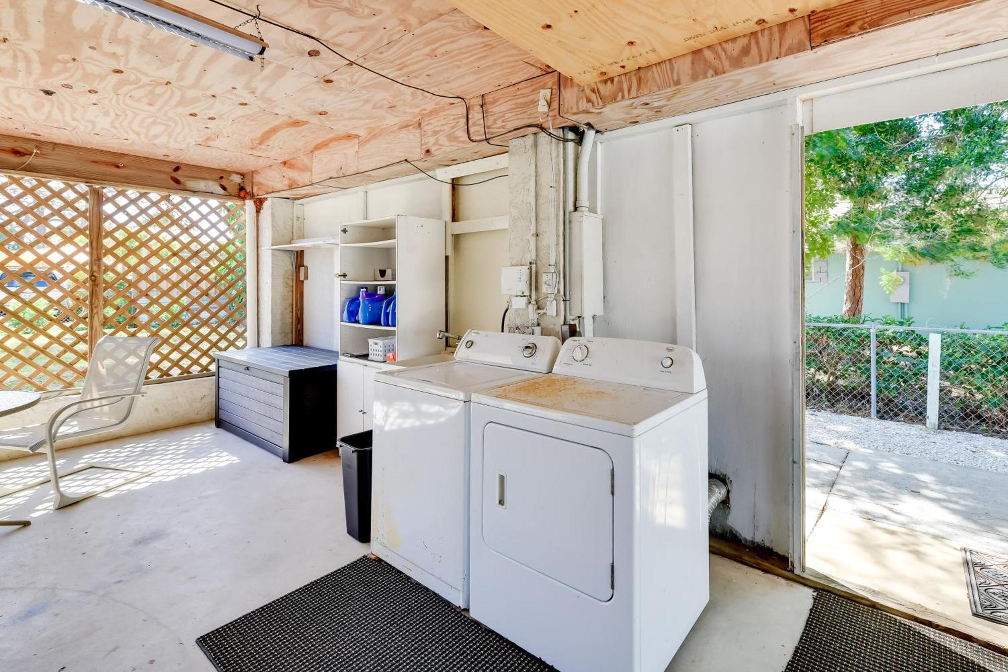 Coastal Oasis With Shared Pool, 2 Mi To Beach! Englewood Bagian luar foto