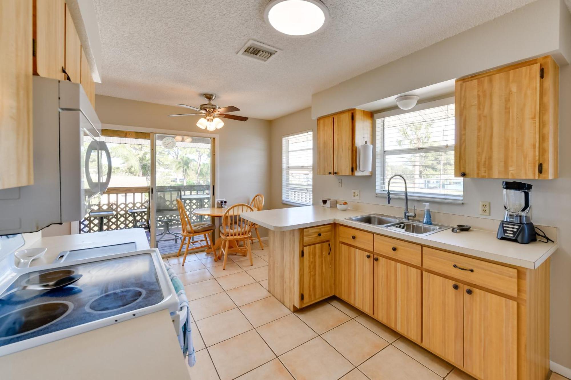 Coastal Oasis With Shared Pool, 2 Mi To Beach! Englewood Bagian luar foto